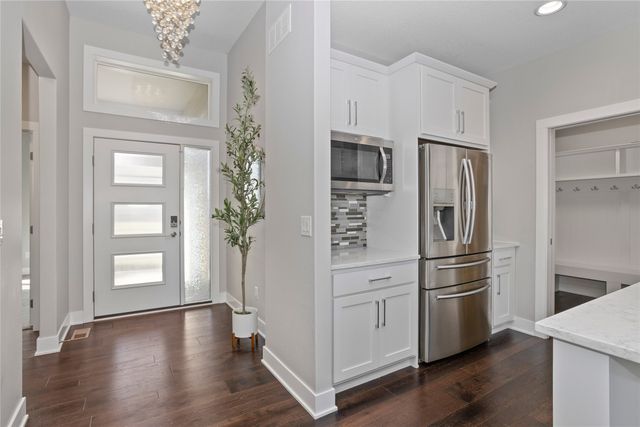 861 82nd Court, West Des Moines, IA 50266