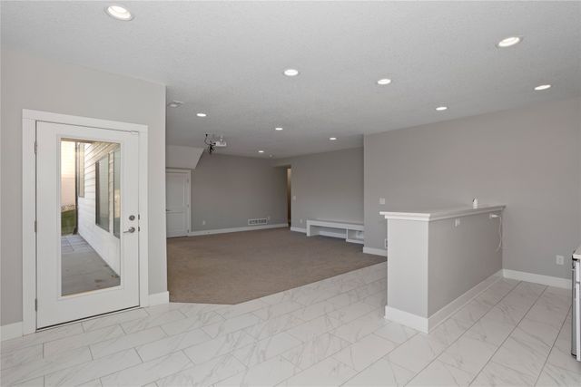 861 82nd Court, West Des Moines, IA 50266