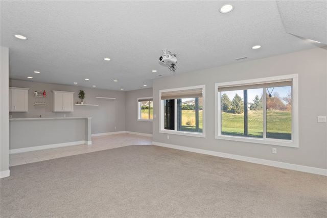 861 82nd Court, West Des Moines, IA 50266