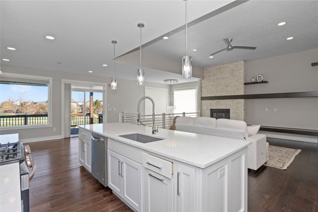 861 82nd Court, West Des Moines, IA 50266