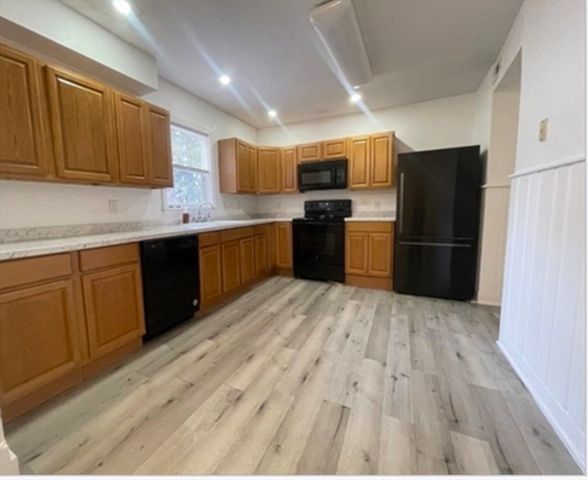 9 Circuit 2, Worcester, MA 01603