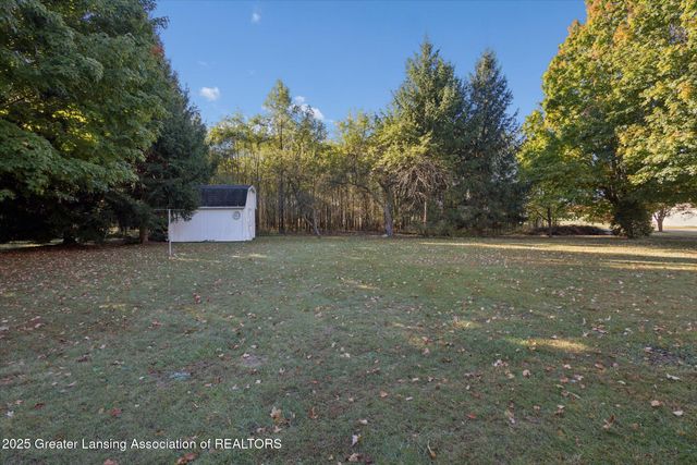 10802 Plains Highway, Eaton Rapids, MI 48827