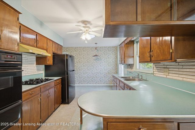 10802 Plains Highway, Eaton Rapids, MI 48827