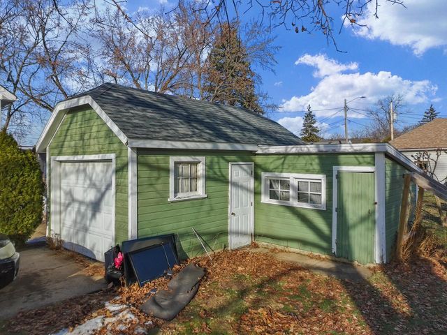 1004 Madison STREET, Lake Geneva, WI 53147