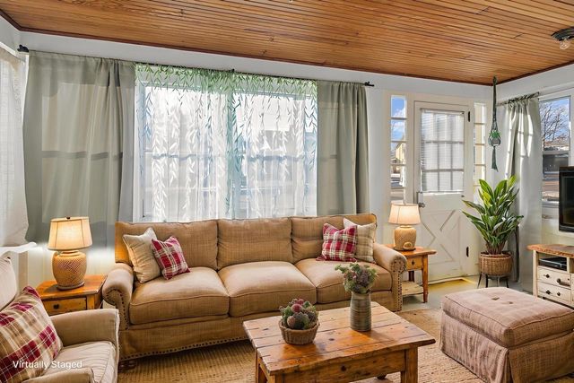 1004 Madison STREET, Lake Geneva, WI 53147