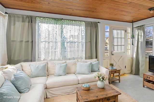 1004 Madison STREET, Lake Geneva, WI 53147