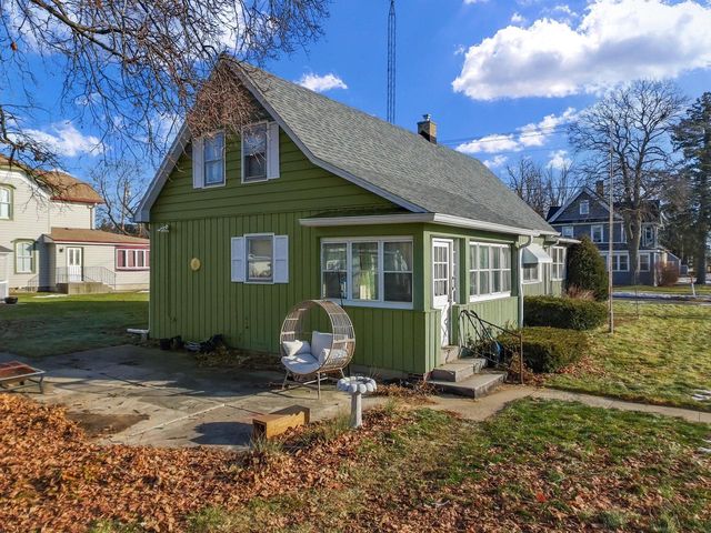 1004 Madison STREET, Lake Geneva, WI 53147