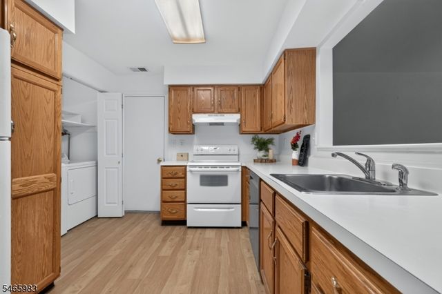 76 Encampment Dr, Bedminster Twp., NJ 07921