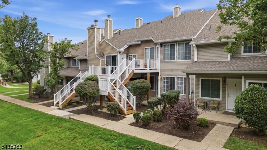 76 Encampment Dr, Bedminster Twp., NJ 07921 — exterior