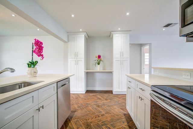 813 SW 5th Court, Boynton Beach, FL 33426