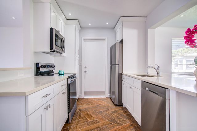 813 SW 5th Court, Boynton Beach, FL 33426