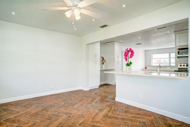 813 SW 5th Court, Boynton Beach, FL 33426