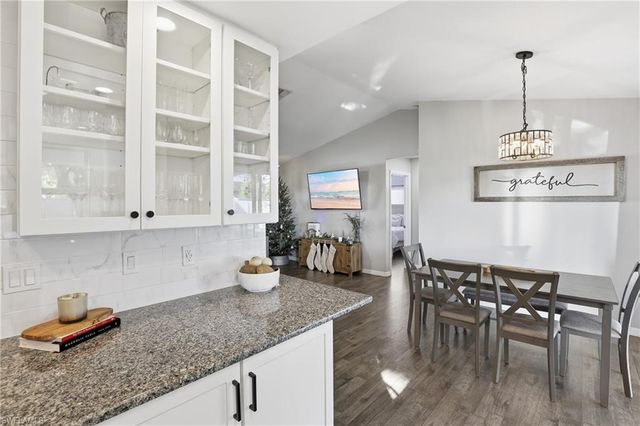 2825 SE 8th PL, Cape Coral, FL 33904