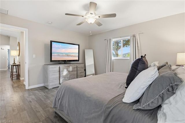 2825 SE 8th PL, Cape Coral, FL 33904