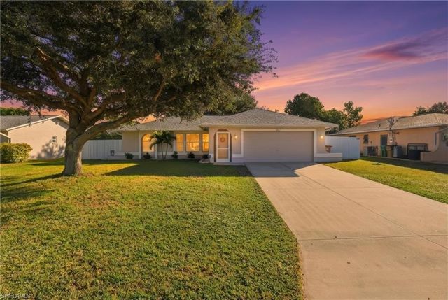 2825 SE 8th PL, Cape Coral, FL 33904