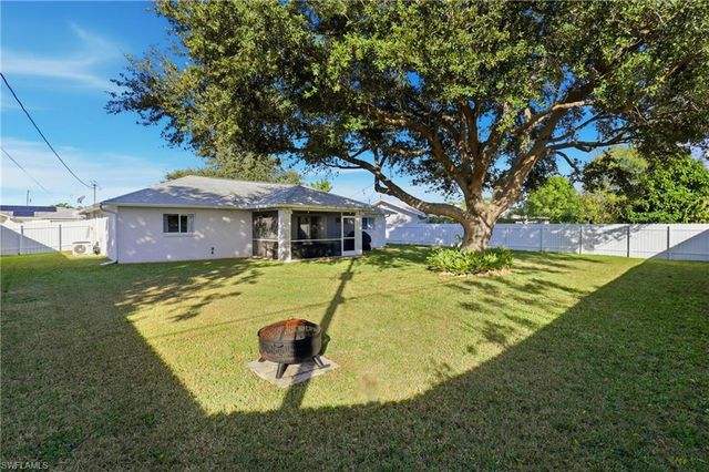 2825 SE 8th PL, Cape Coral, FL 33904