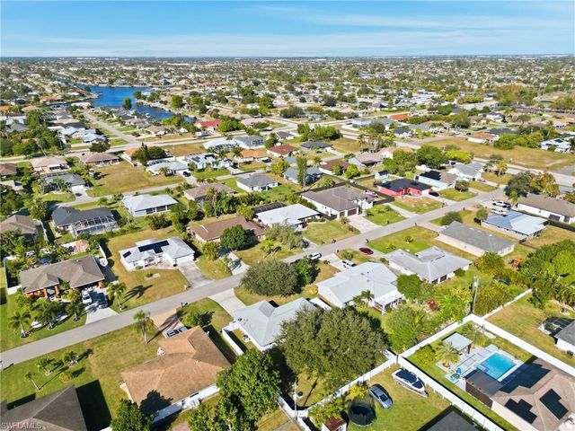 2825 SE 8th PL, Cape Coral, FL 33904