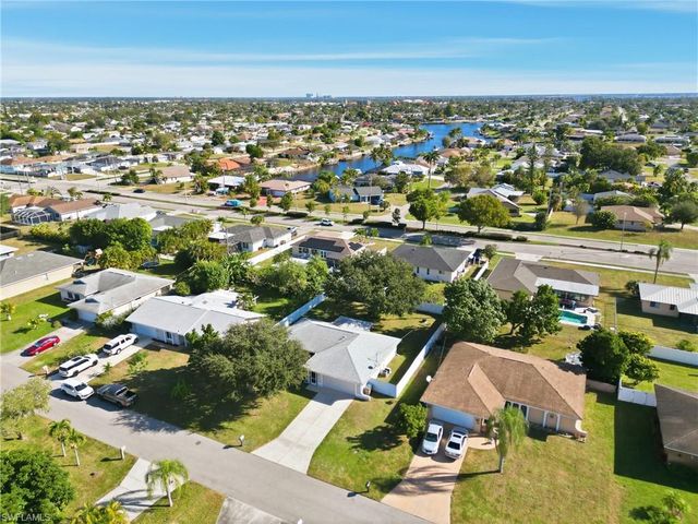 2825 SE 8th PL, Cape Coral, FL 33904