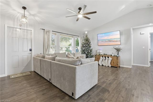 2825 SE 8th PL, Cape Coral, FL 33904