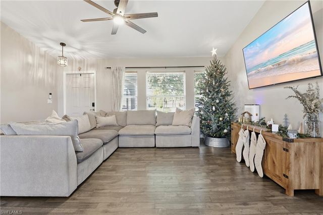 2825 SE 8th PL, Cape Coral, FL 33904