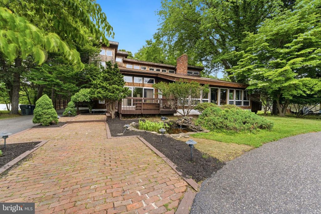 481 E FREEHOLD RD, Freehold, NJ 07728