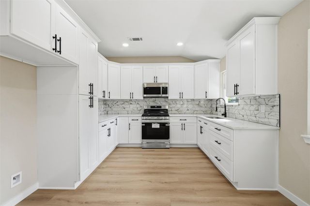 8902 Winding River Drive, Houston, TX 77088