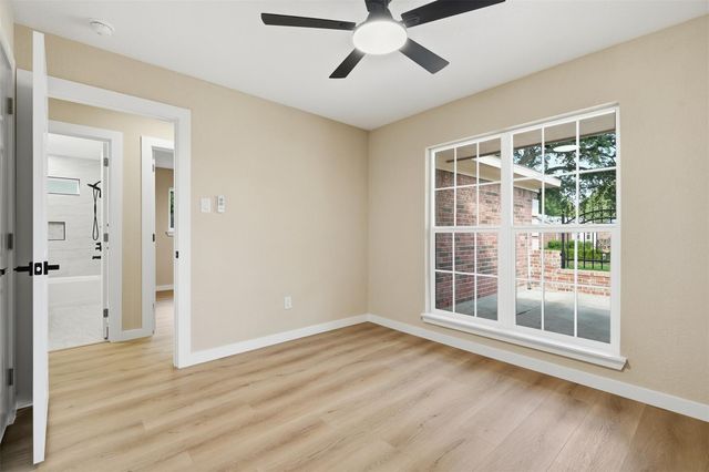 8902 Winding River Drive, Houston, TX 77088