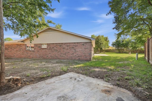 8902 Winding River Drive, Houston, TX 77088