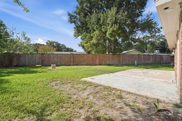 8902 Winding River Drive, Houston, TX 77088