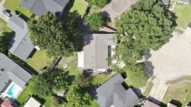 8902 Winding River Drive, Houston, TX 77088