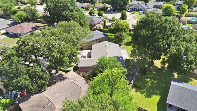 8902 Winding River Drive, Houston, TX 77088