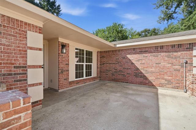 8902 Winding River Drive, Houston, TX 77088
