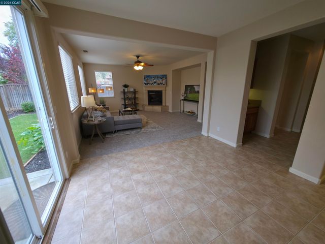 8625 Livingston Way, Discovery Bay, CA 94505