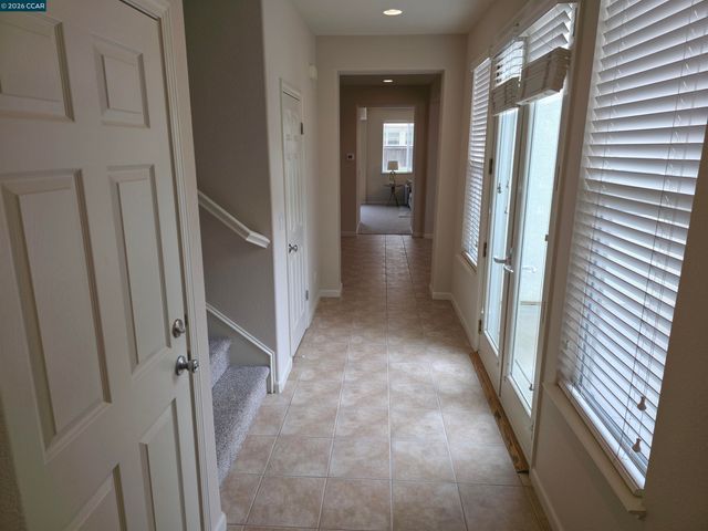 8625 Livingston Way, Discovery Bay, CA 94505