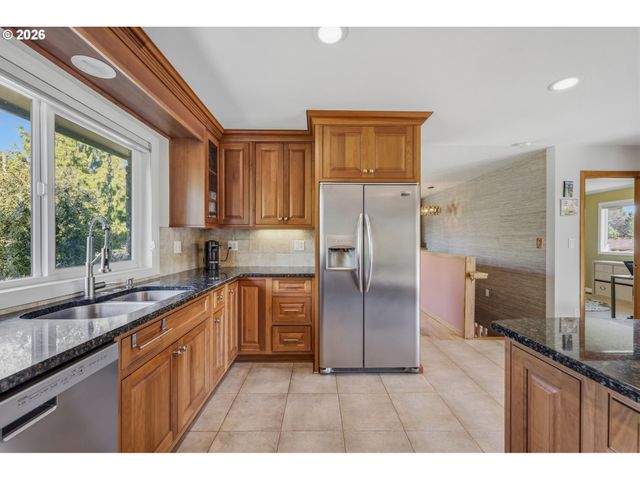 804 Nw SLUMAN Rd, Vancouver, WA 98665