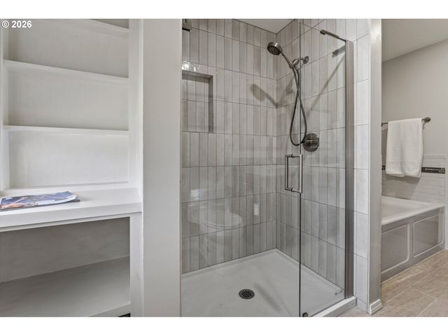 804 Nw SLUMAN Rd, Vancouver, WA 98665