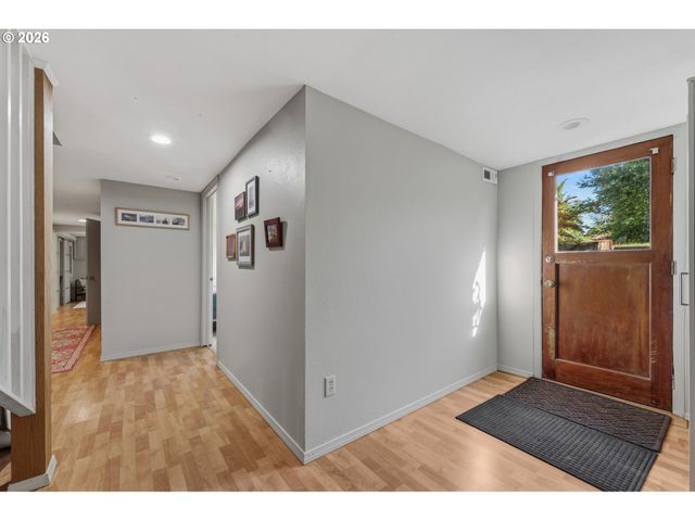 804 Nw SLUMAN Rd, Vancouver, WA 98665