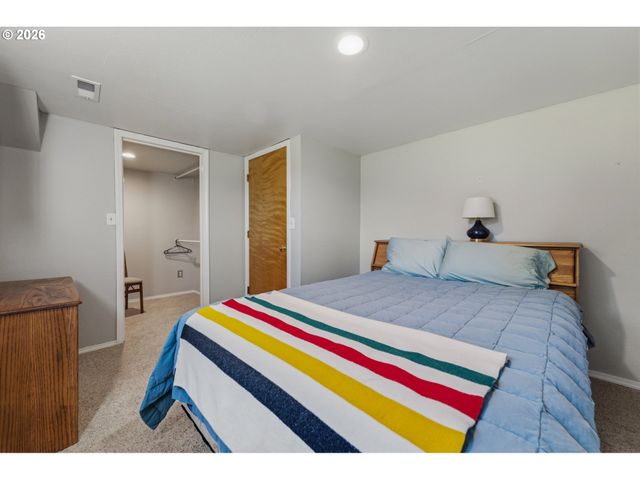 804 Nw SLUMAN Rd, Vancouver, WA 98665