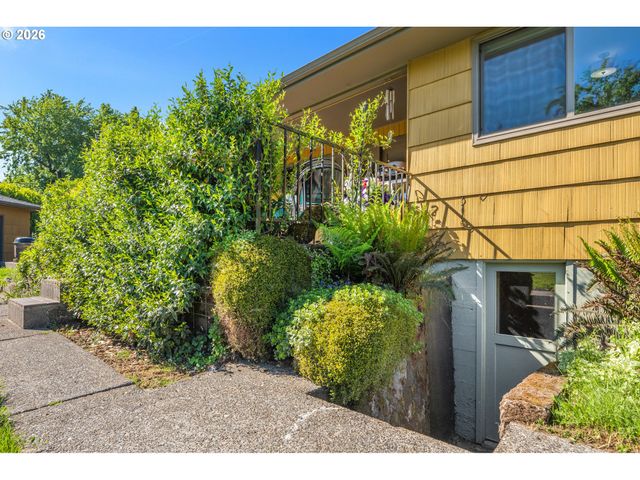 804 Nw SLUMAN Rd, Vancouver, WA 98665