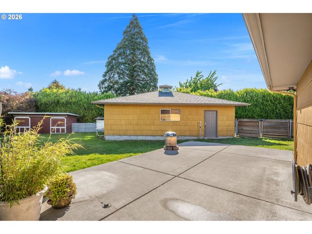 804 Nw SLUMAN Rd, Vancouver, WA 98665