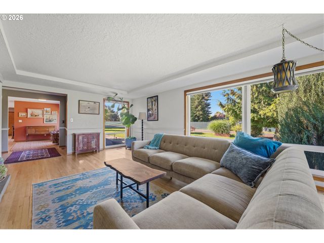 804 Nw SLUMAN Rd, Vancouver, WA 98665