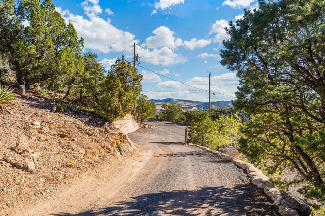 27 Eagle Trail Trail, Tijeras, NM 87059