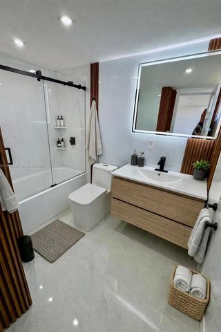 17021 N Bay Rd 814, Sunny Isles Beach, FL 33160