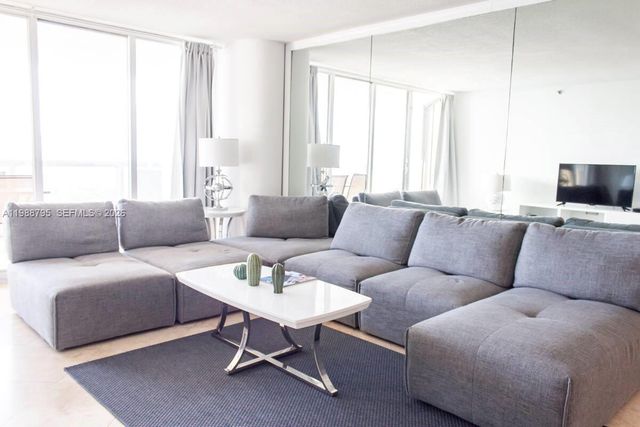 1717 N Bayshore Dr B-4141, Miami, FL 33132