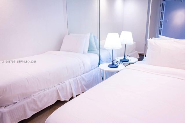 1717 N Bayshore Dr B-4141, Miami, FL 33132