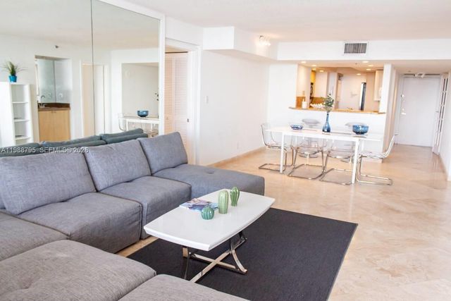 1717 N Bayshore Dr B-4141, Miami, FL 33132