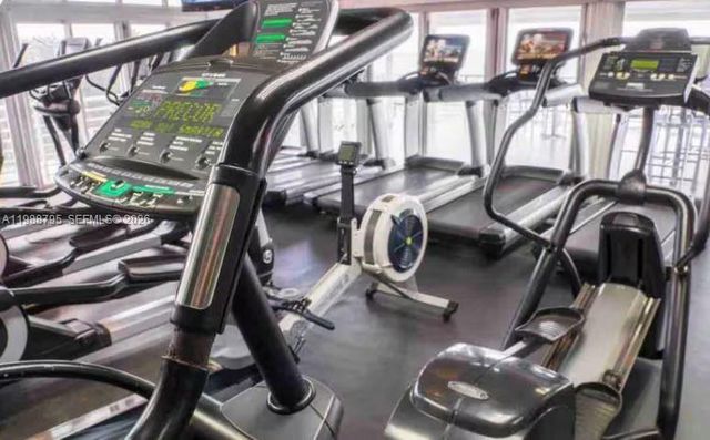 1717 N Bayshore Dr B-4141, Miami, FL 33132