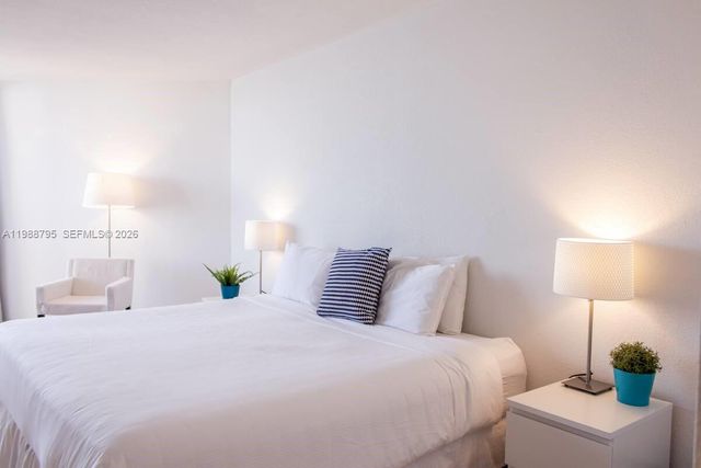 1717 N Bayshore Dr B-4141, Miami, FL 33132