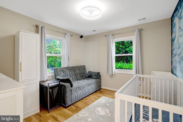 2512 JAMAICA DR, Alexandria, VA 22303
