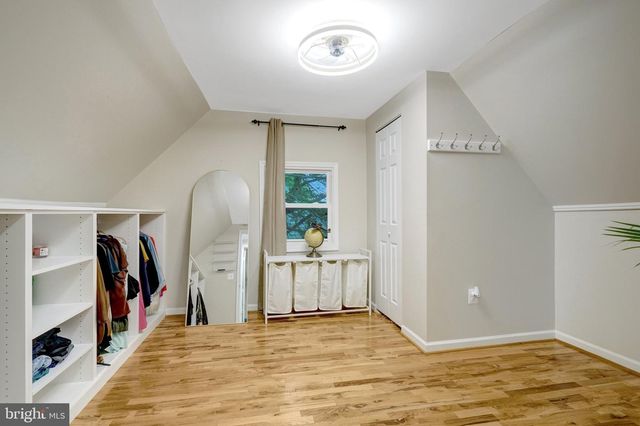 2512 JAMAICA DR, Alexandria, VA 22303